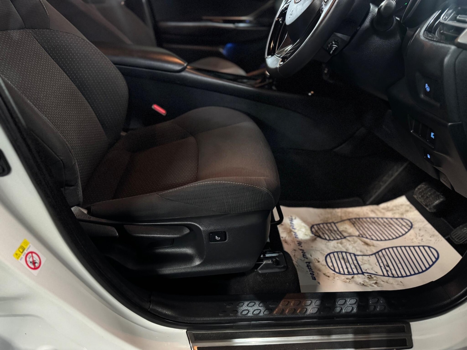 Used Toyota C-HR 2018 for sale - 77278723: Photo 28