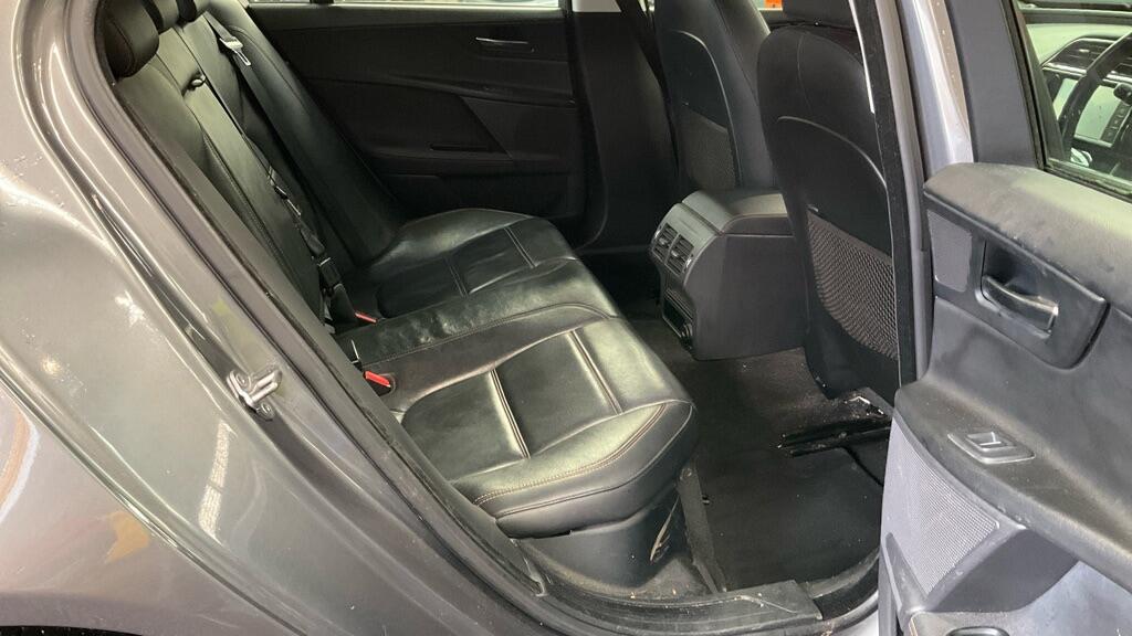 Used Jaguar XE 2015 for sale - 77315459: Photo 14