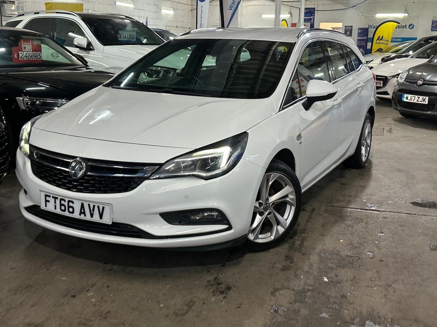 Used Vauxhall Astra for sale - 77175272: Photo 3