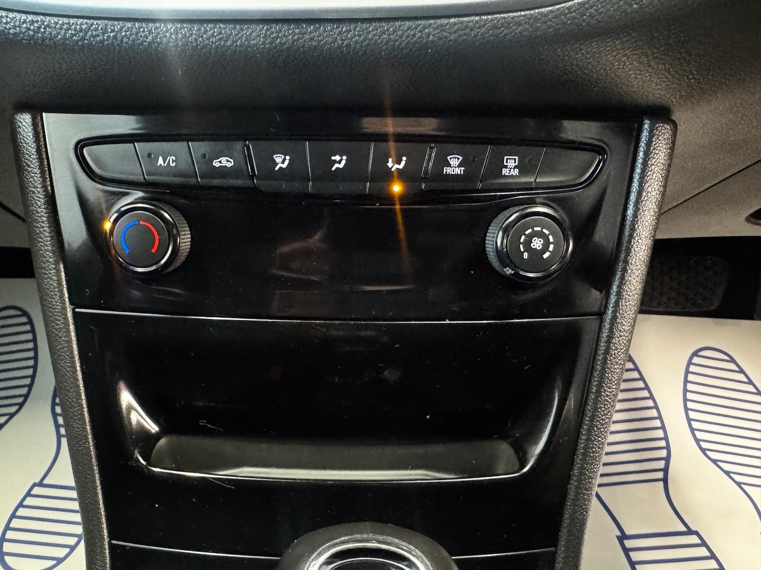 Used Vauxhall Astra for sale - 77175272: Photo 37