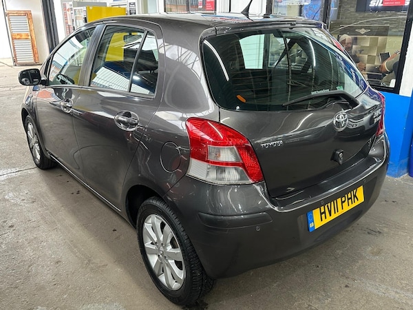 Used Toyota Yaris 2011 for sale - 75298168: Photo 11