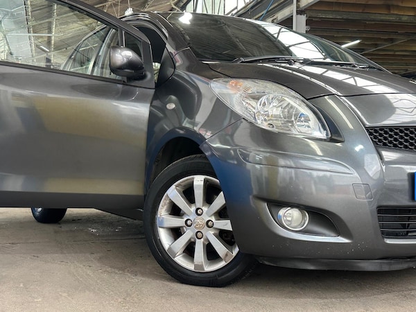 Used Toyota Yaris 2011 for sale - 75298168: Photo 12