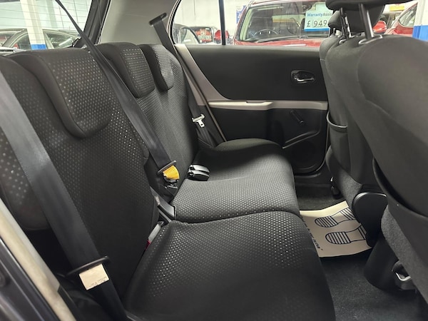 Used Toyota Yaris 2011 for sale - 75298168: Photo 16