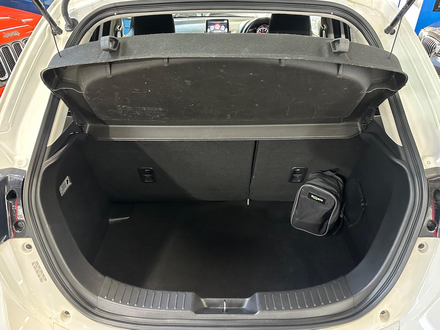 Used Mazda Mazda2 2016 for sale - 76801114: Photo 26