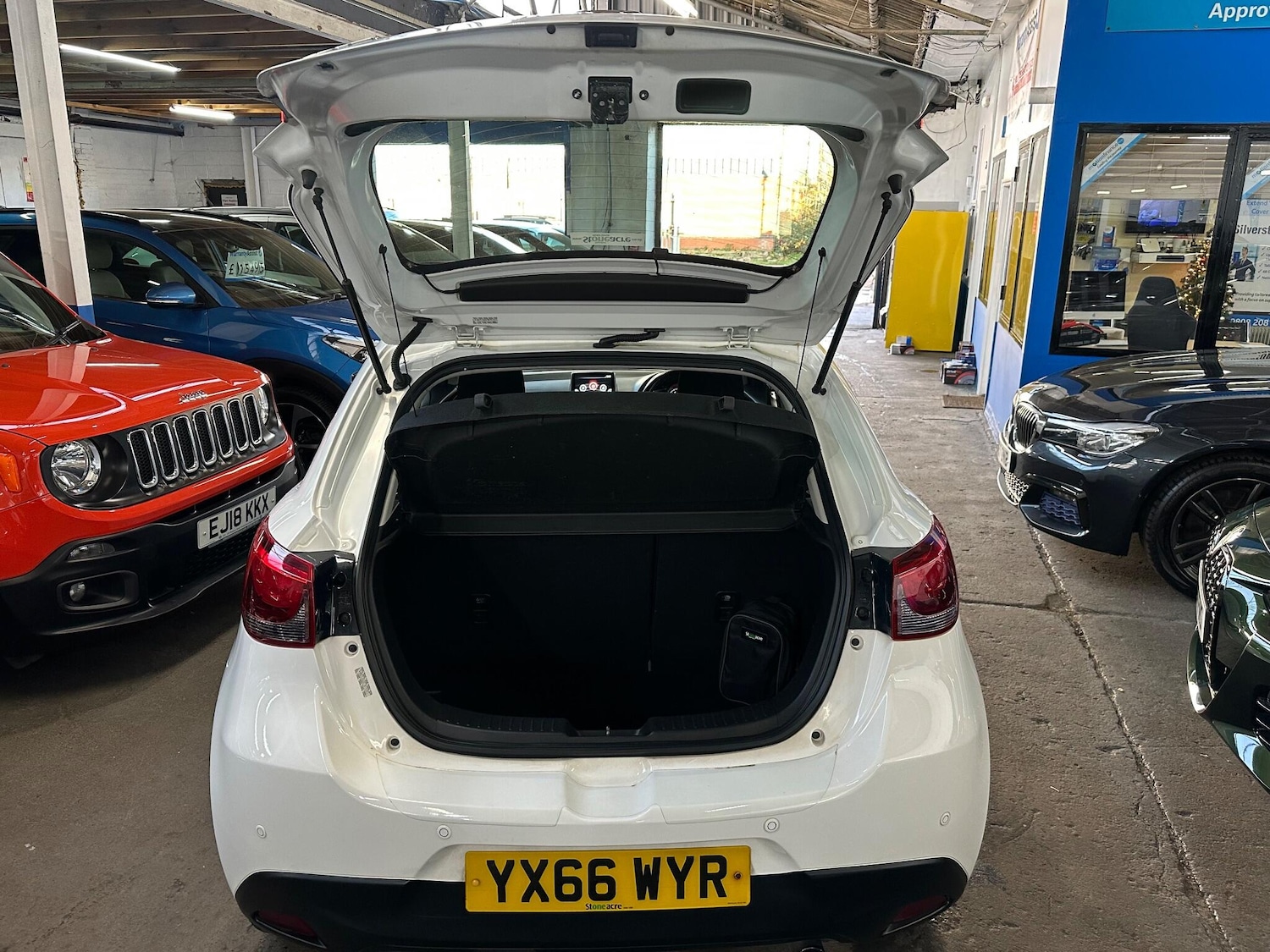 Used Mazda Mazda2 2016 for sale - 76801114: Photo 27