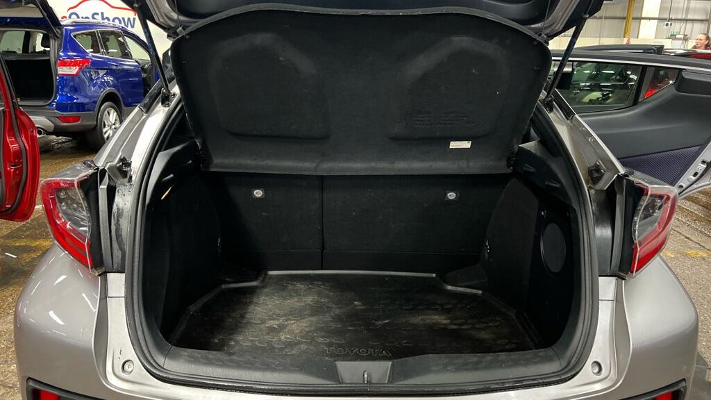 Used Toyota C-HR 2017 for sale - 76326409: Photo 11