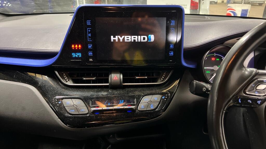 Used Toyota C-HR 2017 for sale - 76326409: Photo 14