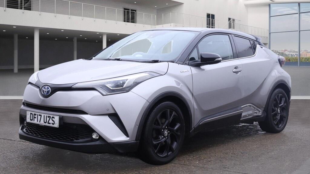 Used Toyota C-HR 2017 for sale - 76326409: Photo 2
