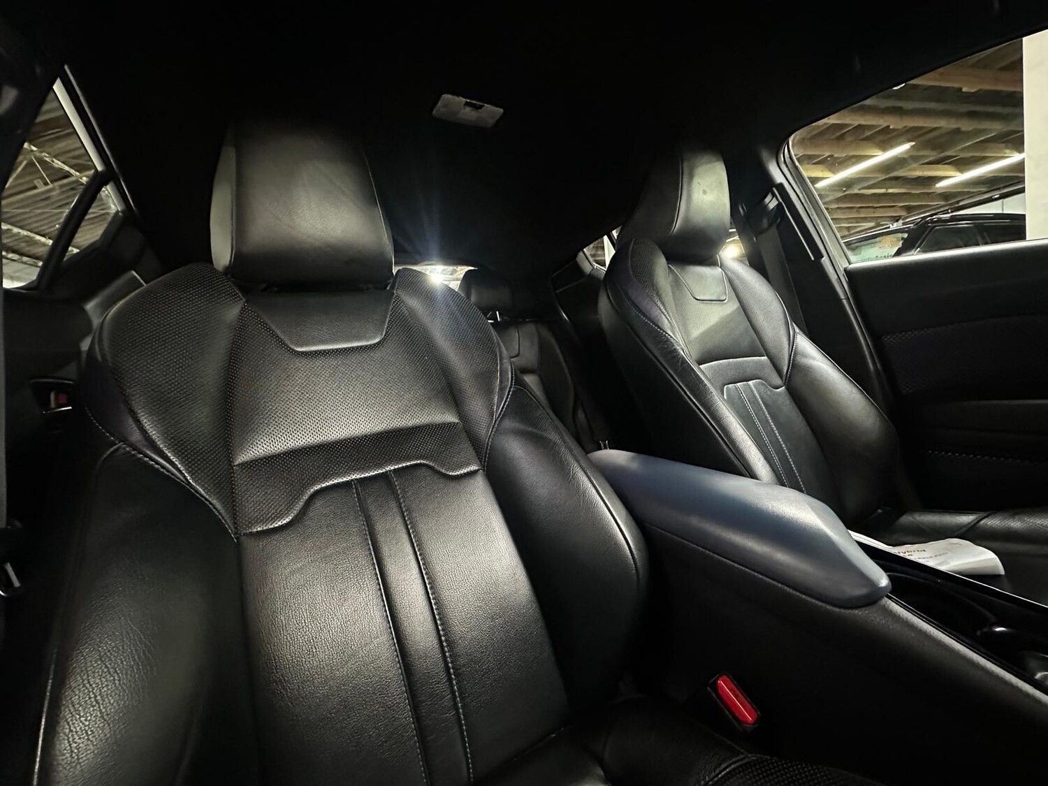 Used Toyota C-HR 2017 for sale - 76326409: Photo 24