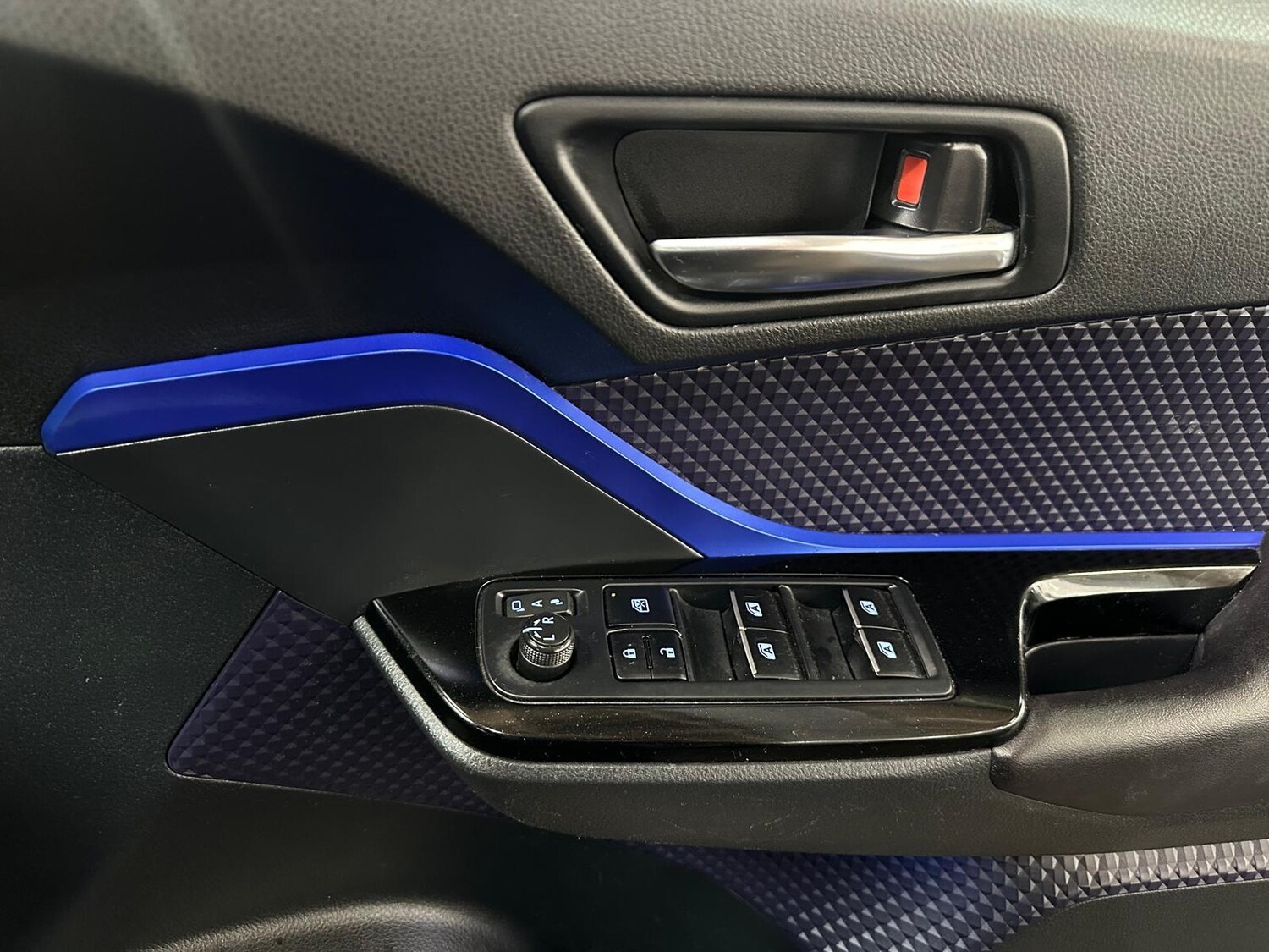 Used Toyota C-HR 2017 for sale - 76326409: Photo 30