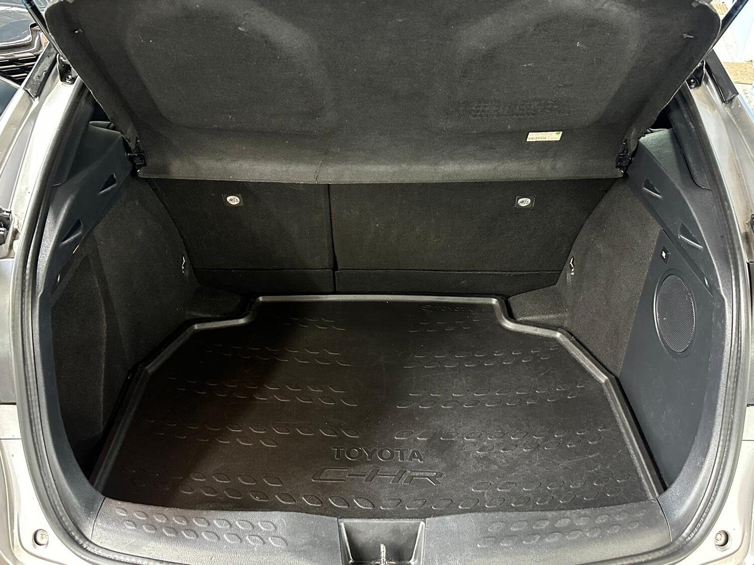 Used Toyota C-HR 2017 for sale - 76326409: Photo 36