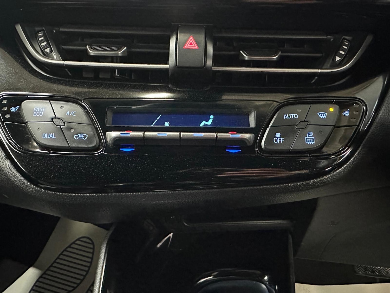 Used Toyota C-HR 2017 for sale - 76326409: Photo 46