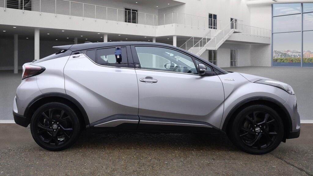 Used Toyota C-HR 2017 for sale - 76326409: Photo 8