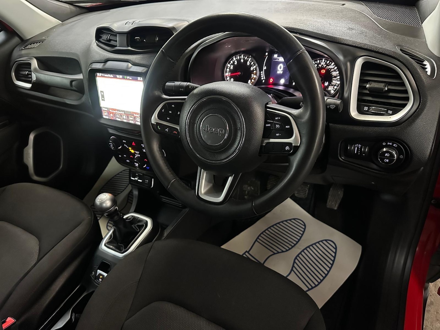 Used Jeep Renegade 2019 for sale - 76326819: Photo 2