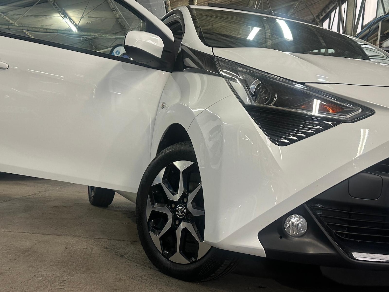 Used Toyota AYGO 2018 for sale - 76084377: Photo 2
