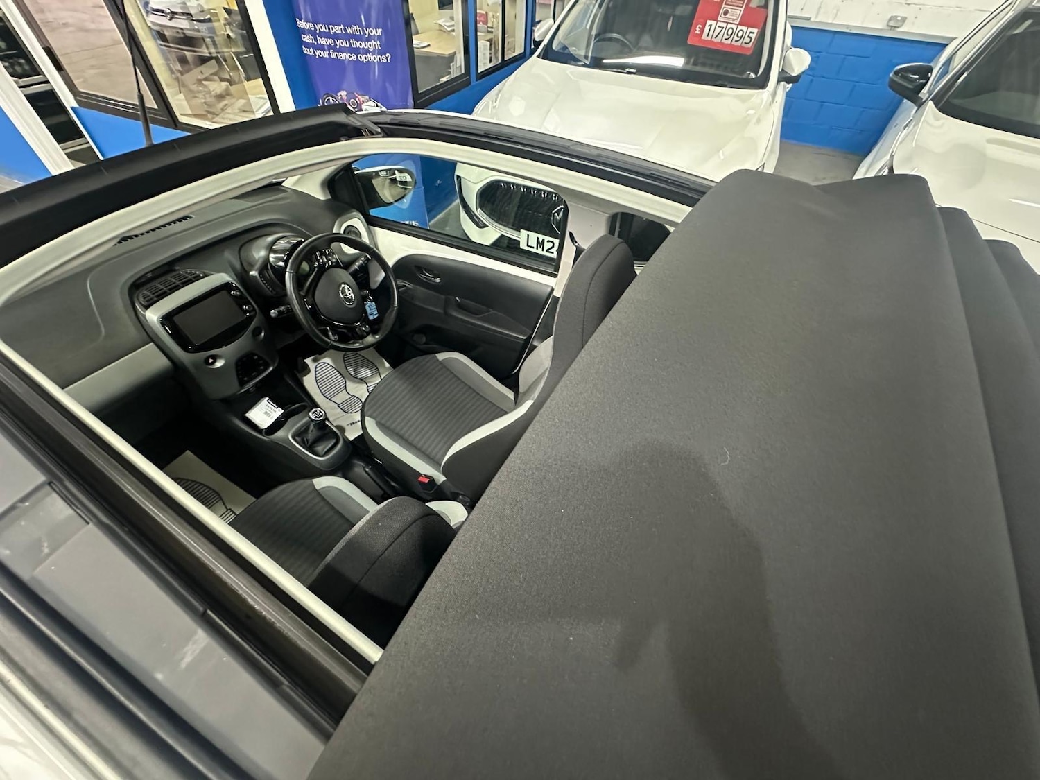 Used Toyota AYGO 2018 for sale - 76084377: Photo 24