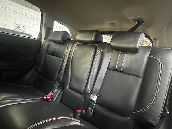 Used Mitsubishi Outlander 2017 for sale - 76295189: Photo 14