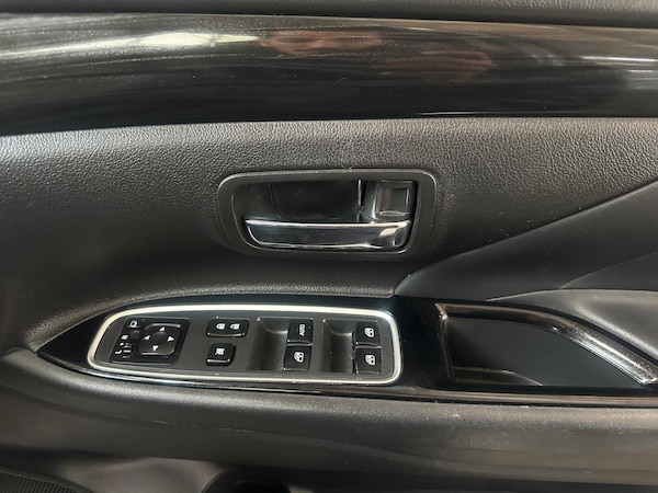 Used Mitsubishi Outlander 2017 for sale - 76295189: Photo 22