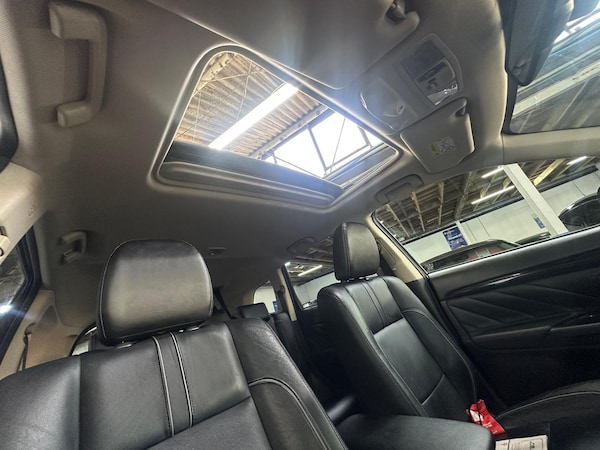 Used Mitsubishi Outlander 2017 for sale - 76295189: Photo 5