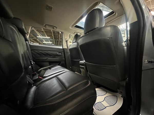 Used Mitsubishi Outlander 2017 for sale - 76295189: Photo 7