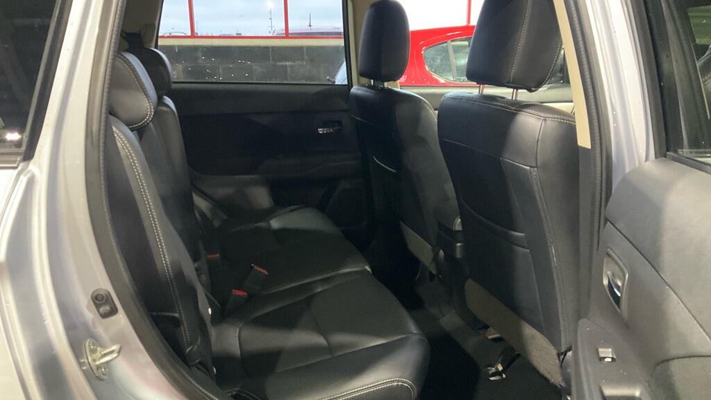 Used Mitsubishi Outlander 2016 for sale - 77598000: Photo 14