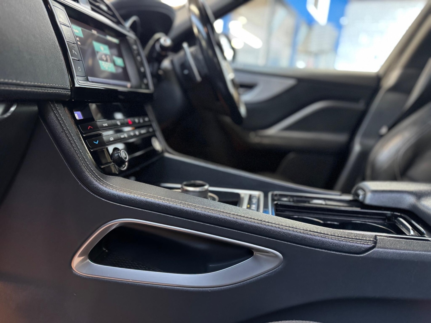 Used Jaguar F-Pace 2017 for sale - 77977612: Photo 38