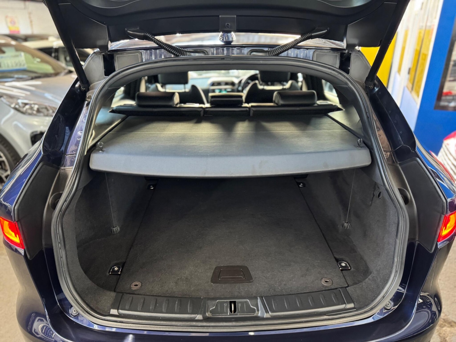 Used Jaguar F-Pace 2017 for sale - 77977612: Photo 41