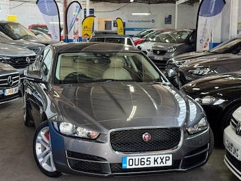 Used Jaguar XE 2016 for sale - 79395797: Photo