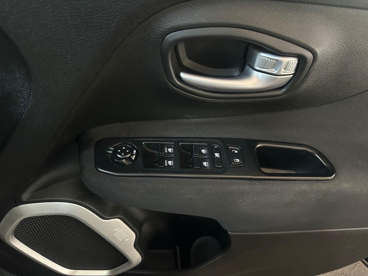 Used Jeep Renegade 2017 for sale - 76108497: Photo 26