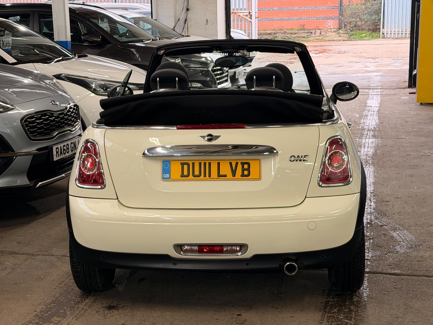 Used MINI Convertible 2011 for sale - 77854093: Photo 11