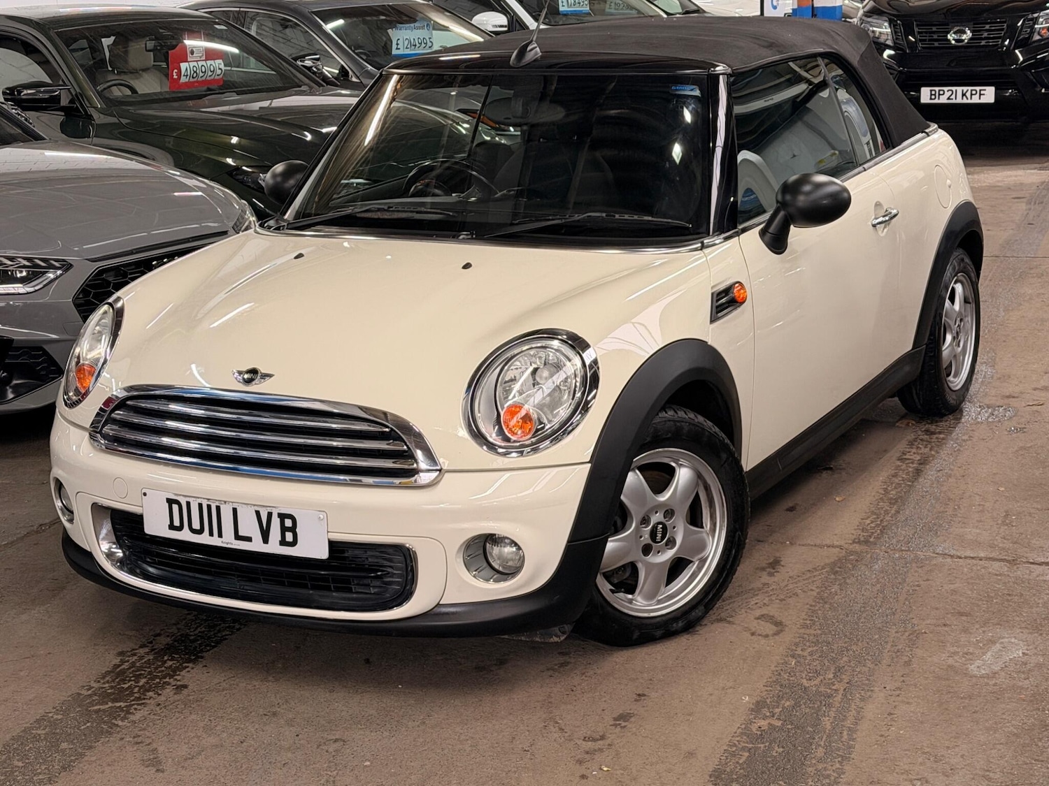 Used MINI Convertible 2011 for sale - 77854093: Photo 17