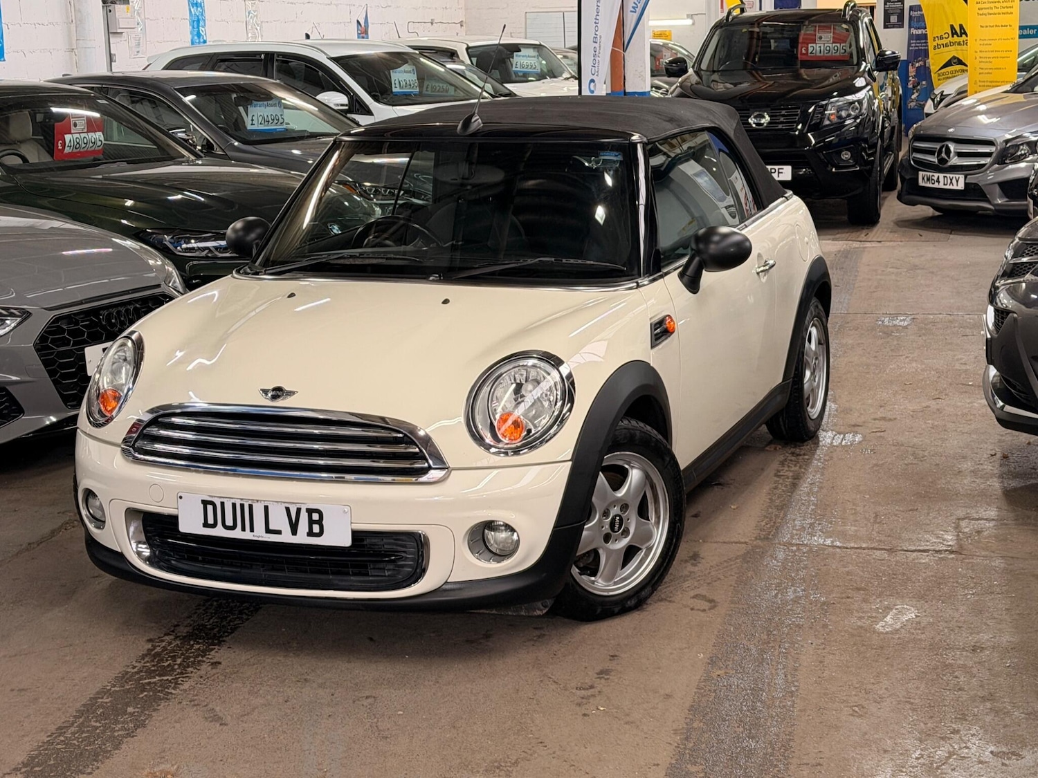 Used MINI Convertible 2011 for sale - 77854093: Photo 18