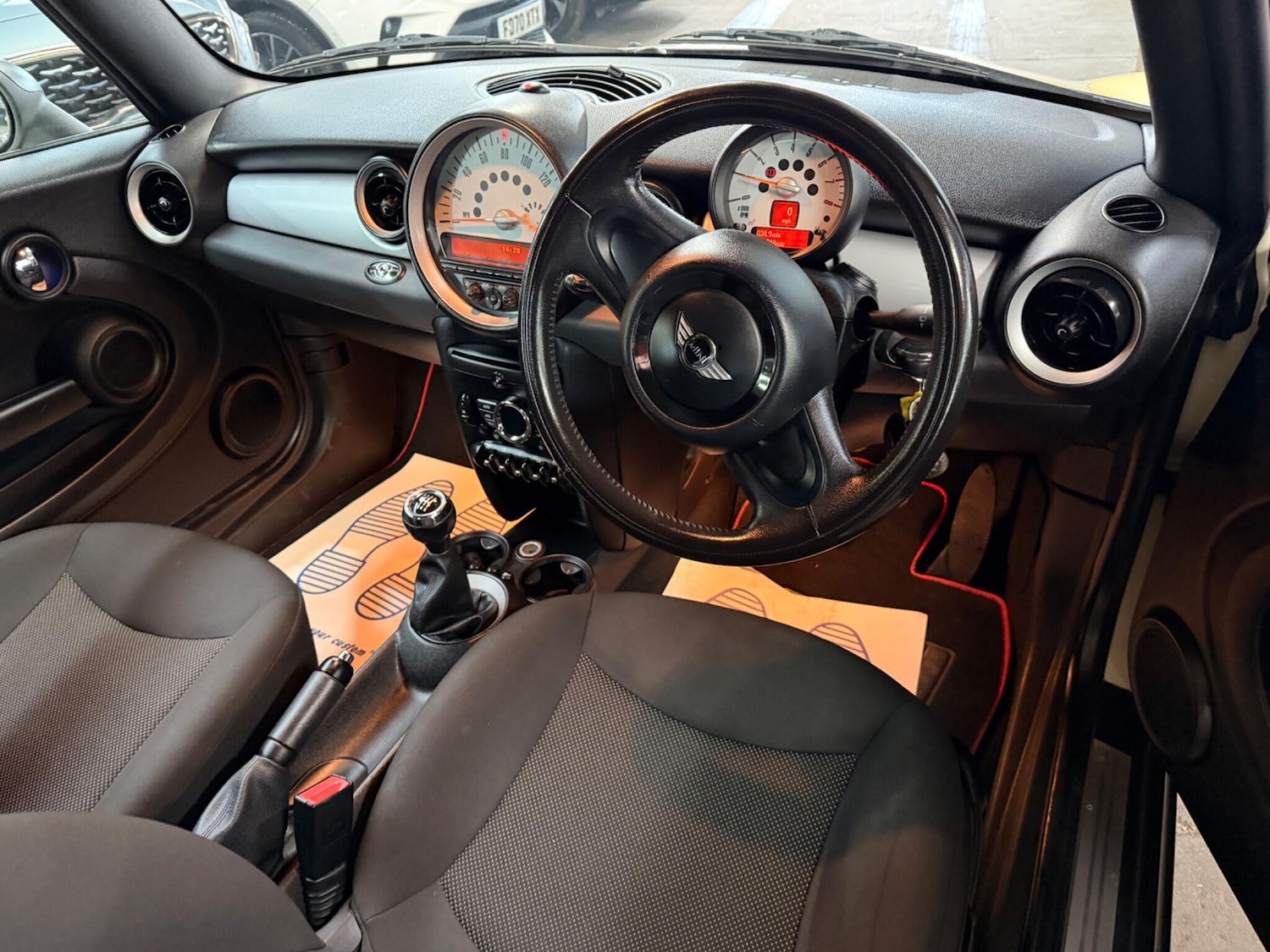 Used MINI Convertible 2011 for sale - 77854093: Photo 21