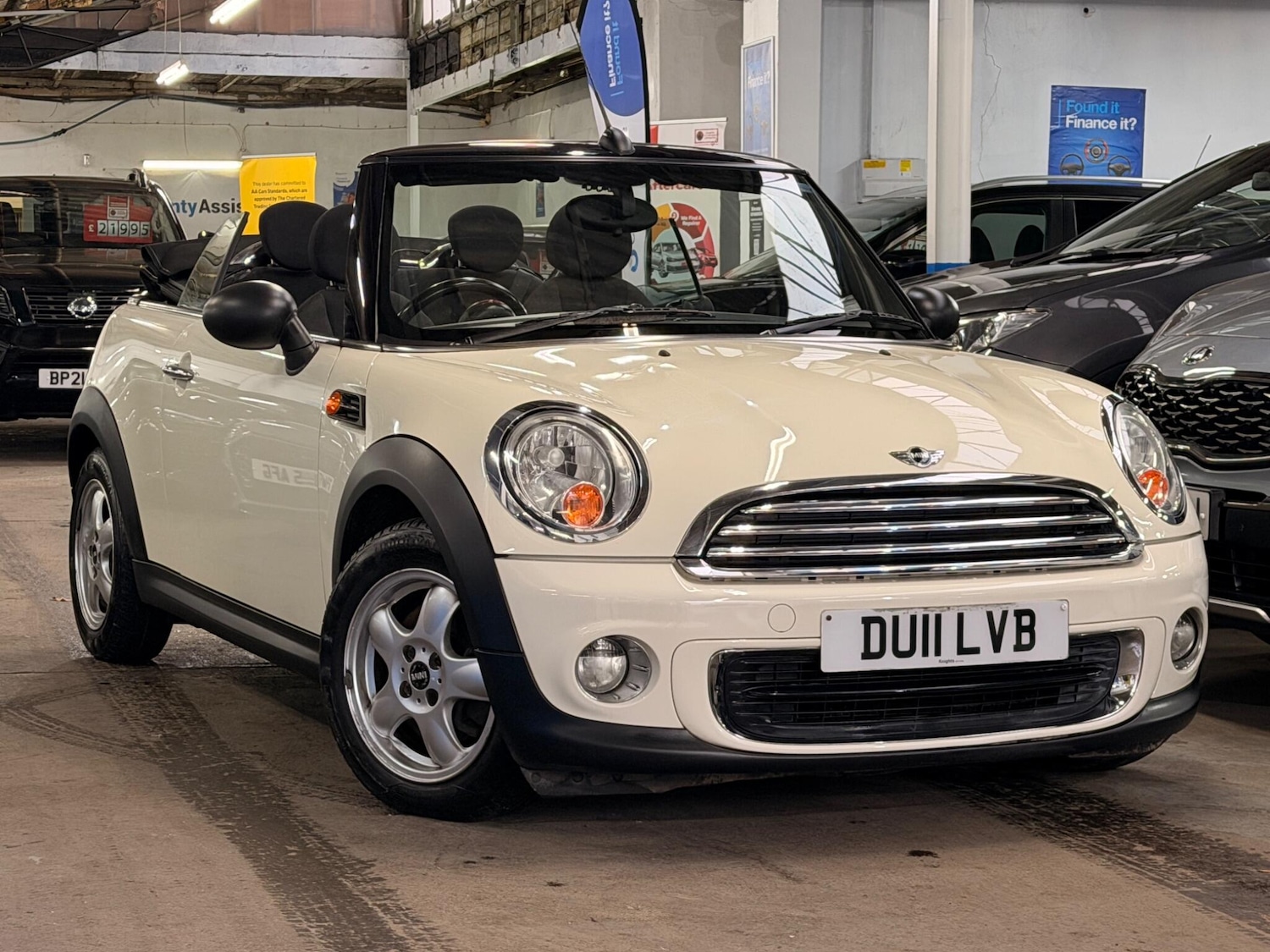Used MINI Convertible 2011 for sale - 77854093: Photo 7