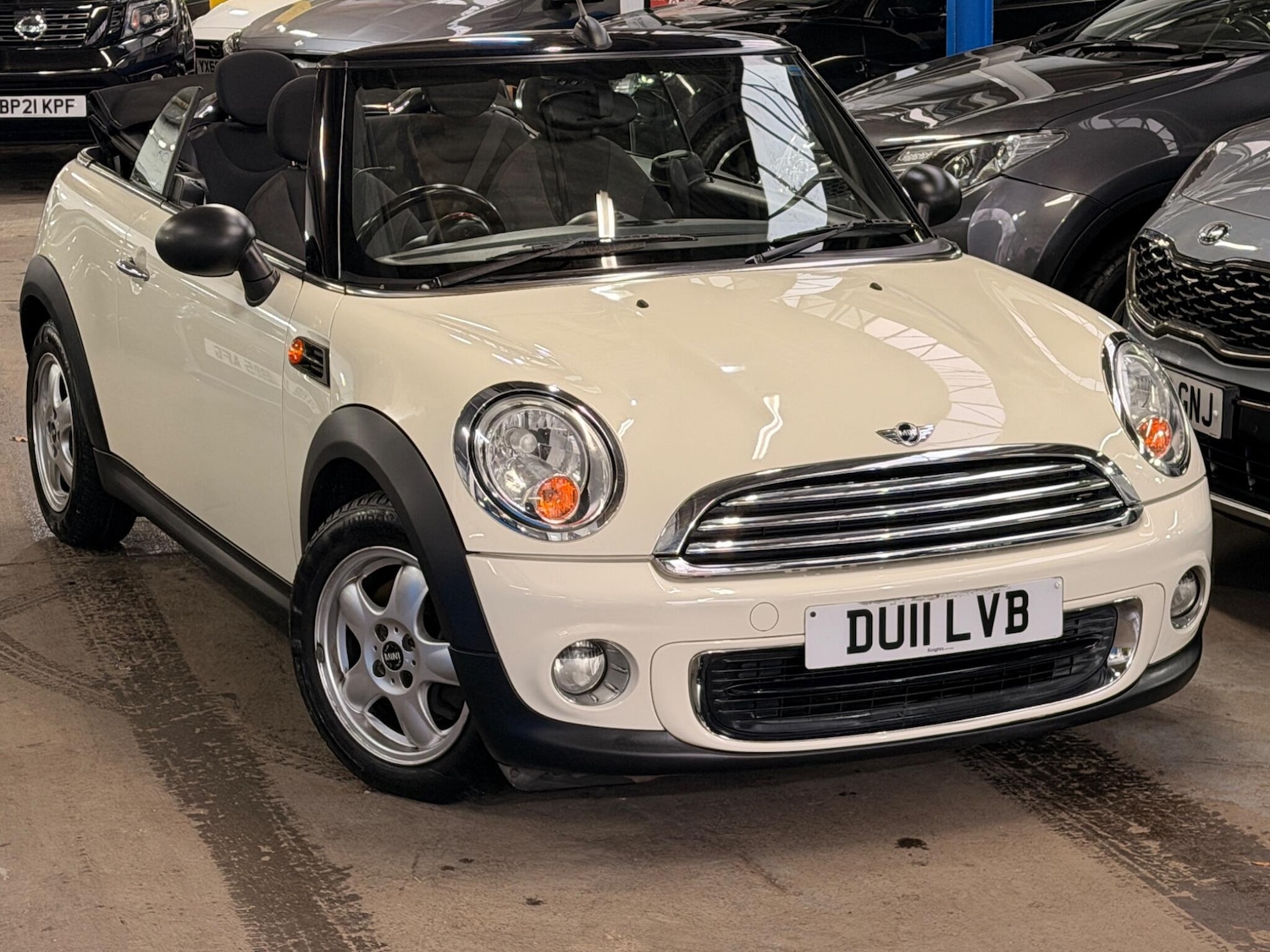 Used MINI Convertible 2011 for sale - 77854093: Photo 8
