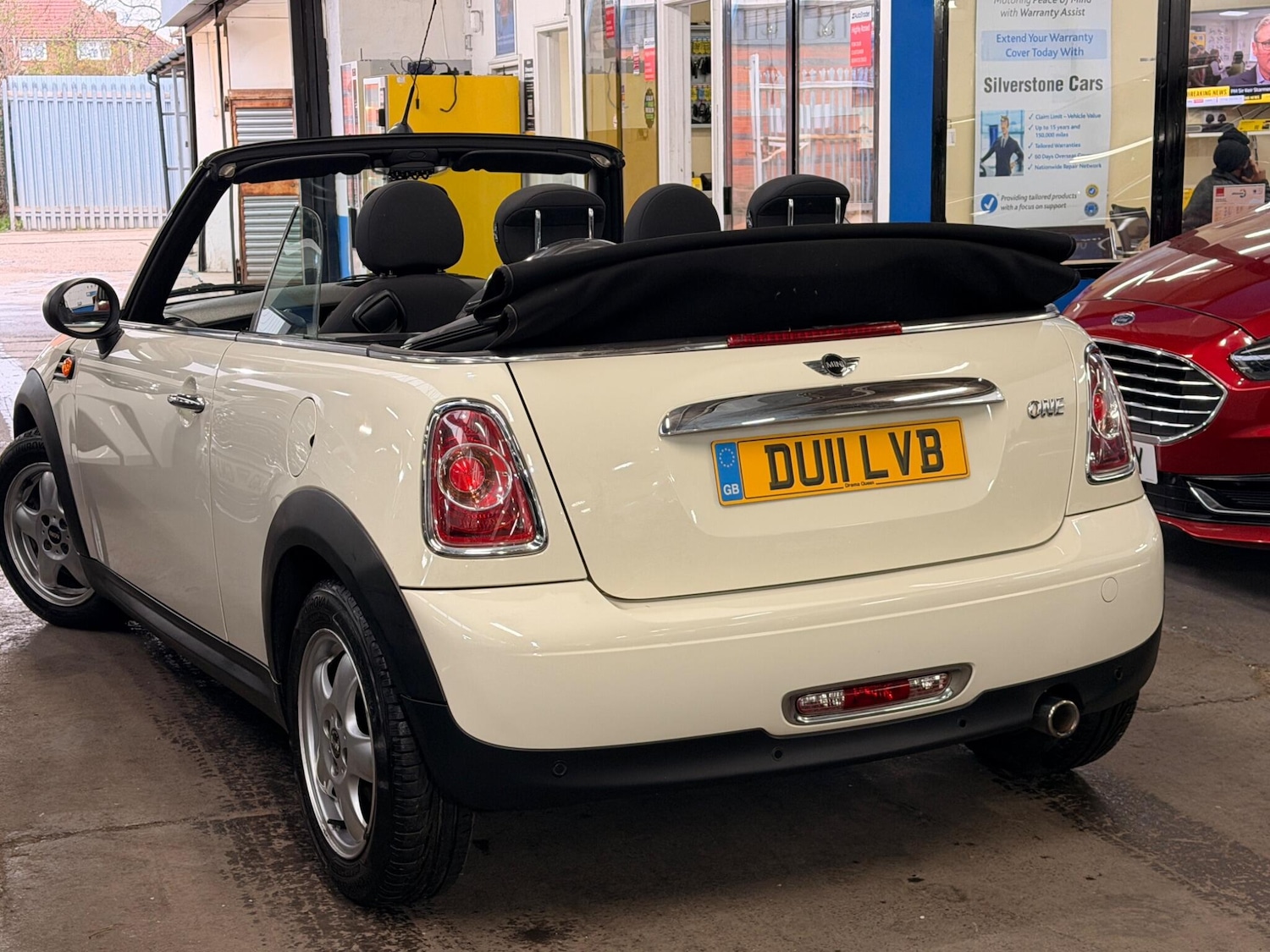 Used MINI Convertible 2011 for sale - 77854093: Photo 9