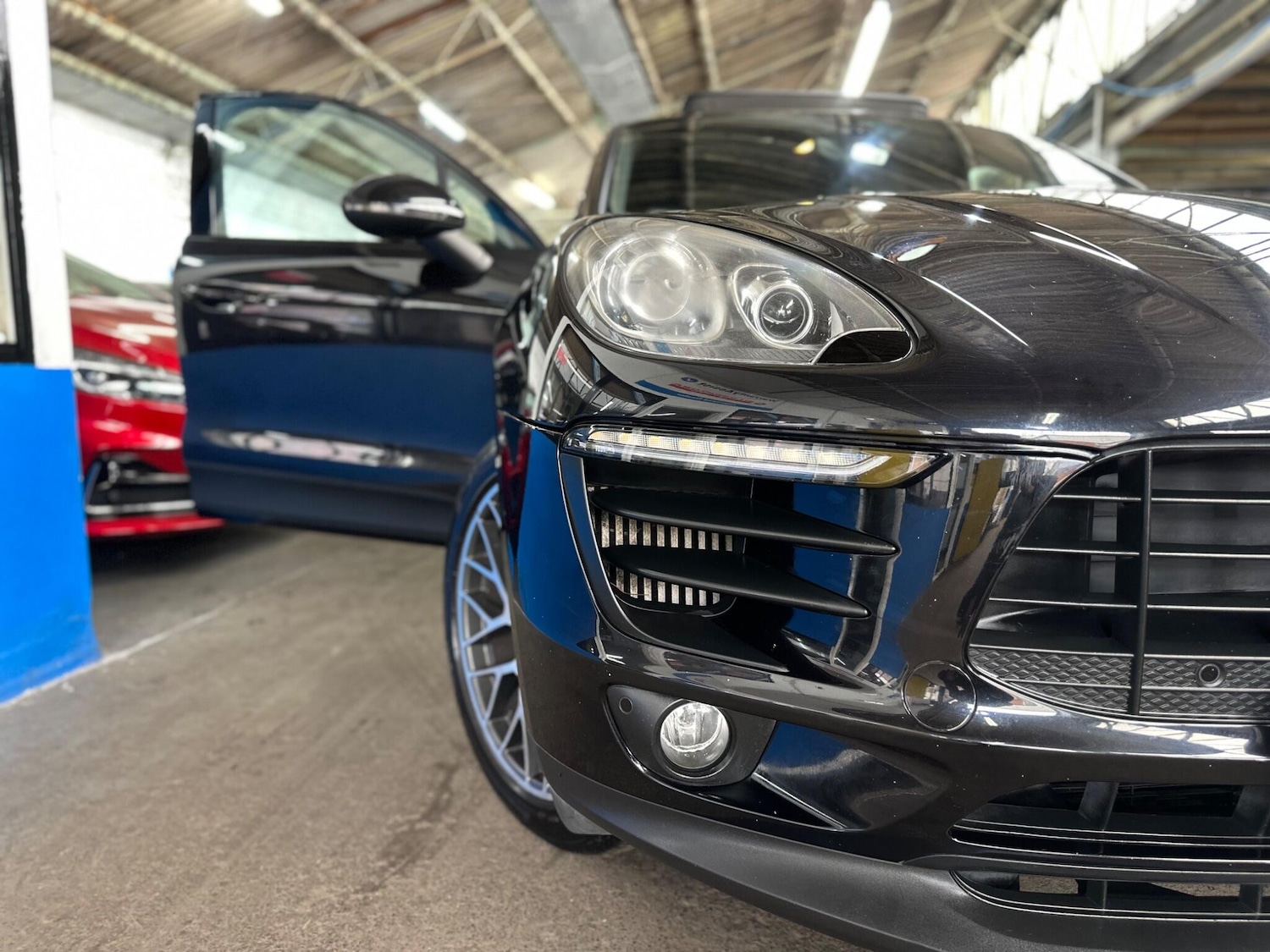 Used Porsche Macan for sale - 78185321: Photo 3