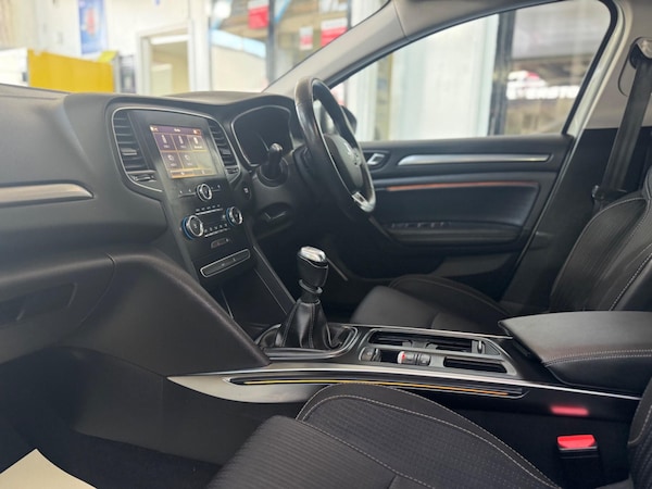 Used Renault Megane 2018 for sale - 75601341: Photo 19