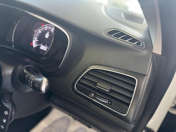 Used Renault Megane 2018 for sale - 75601341: Photo 38