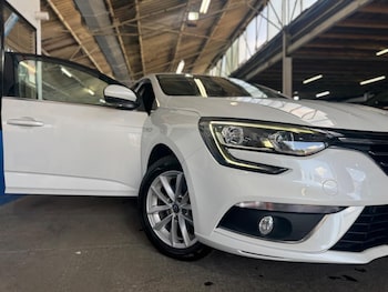 Used Renault Megane 2018 for sale - 75601341: Photo