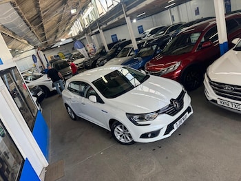 Used Renault Megane 2018 for sale - 75601341: Photo