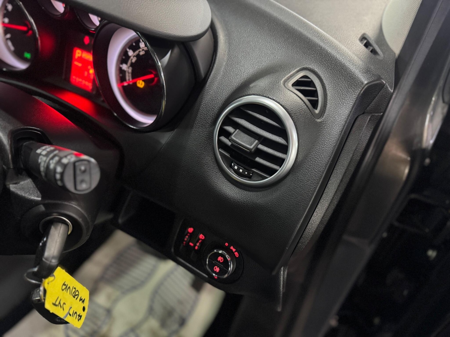 Used Vauxhall Meriva 2017 for sale - 76522275: Photo 31