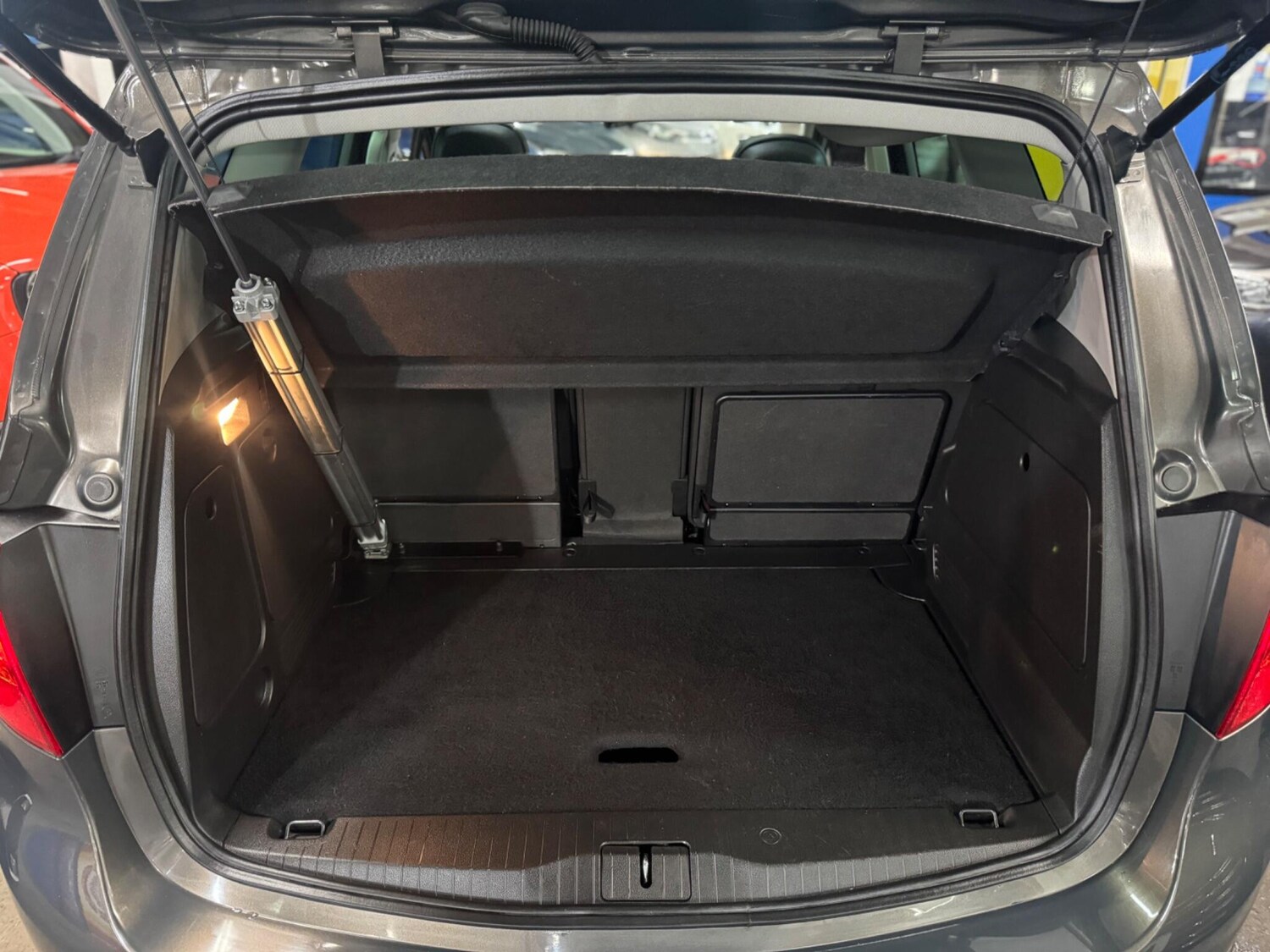 Used Vauxhall Meriva 2017 for sale - 76522275: Photo 38