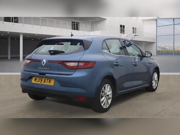 Used Renault Megane 2019 for sale - 76562133: Photo