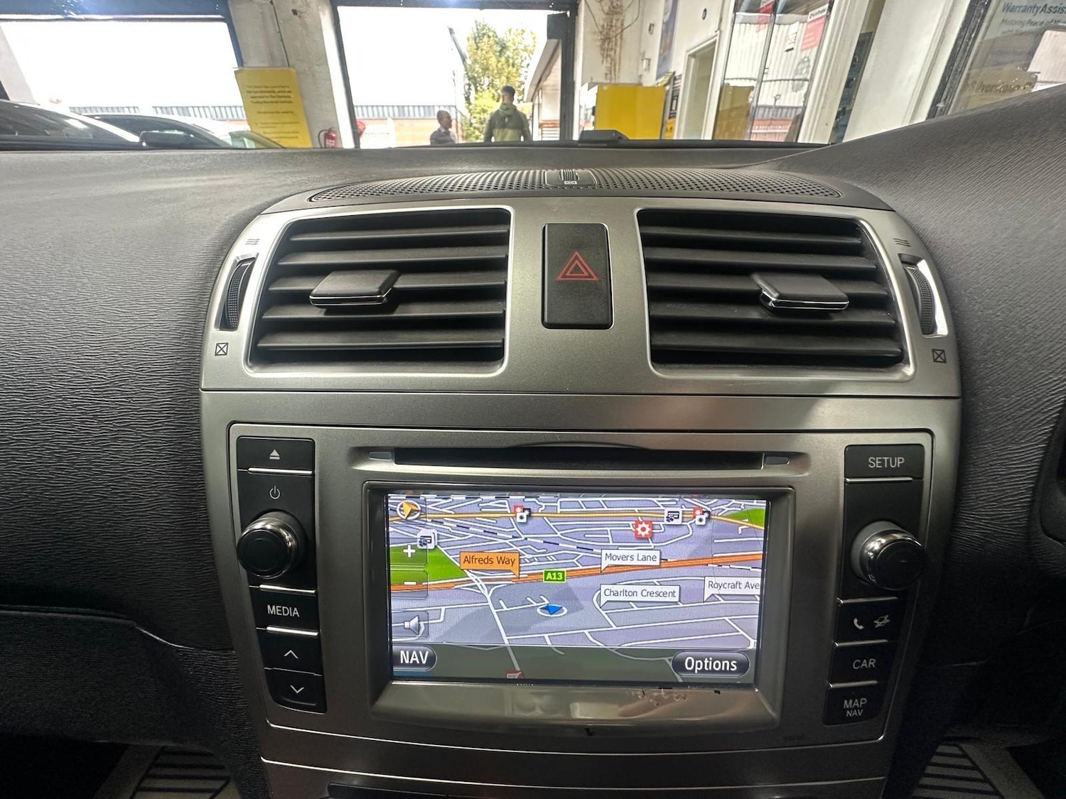 Used Toyota Avensis 2012 for sale - 75940997: Photo 13