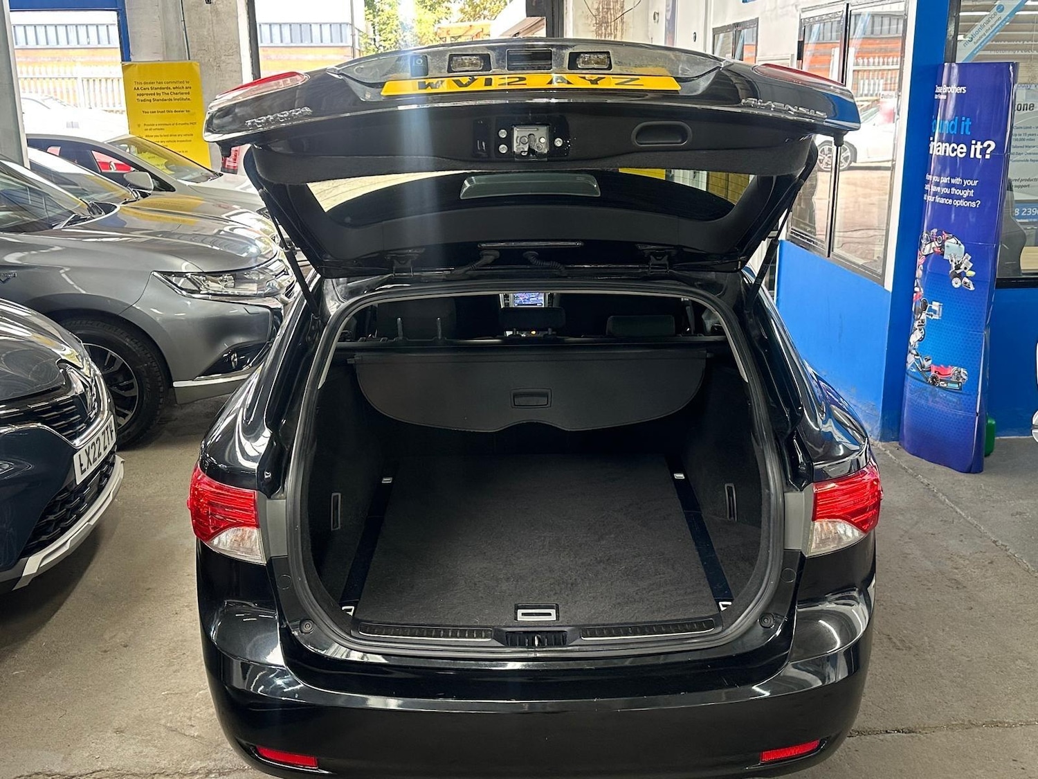 Used Toyota Avensis 2012 for sale - 75940997: Photo 17