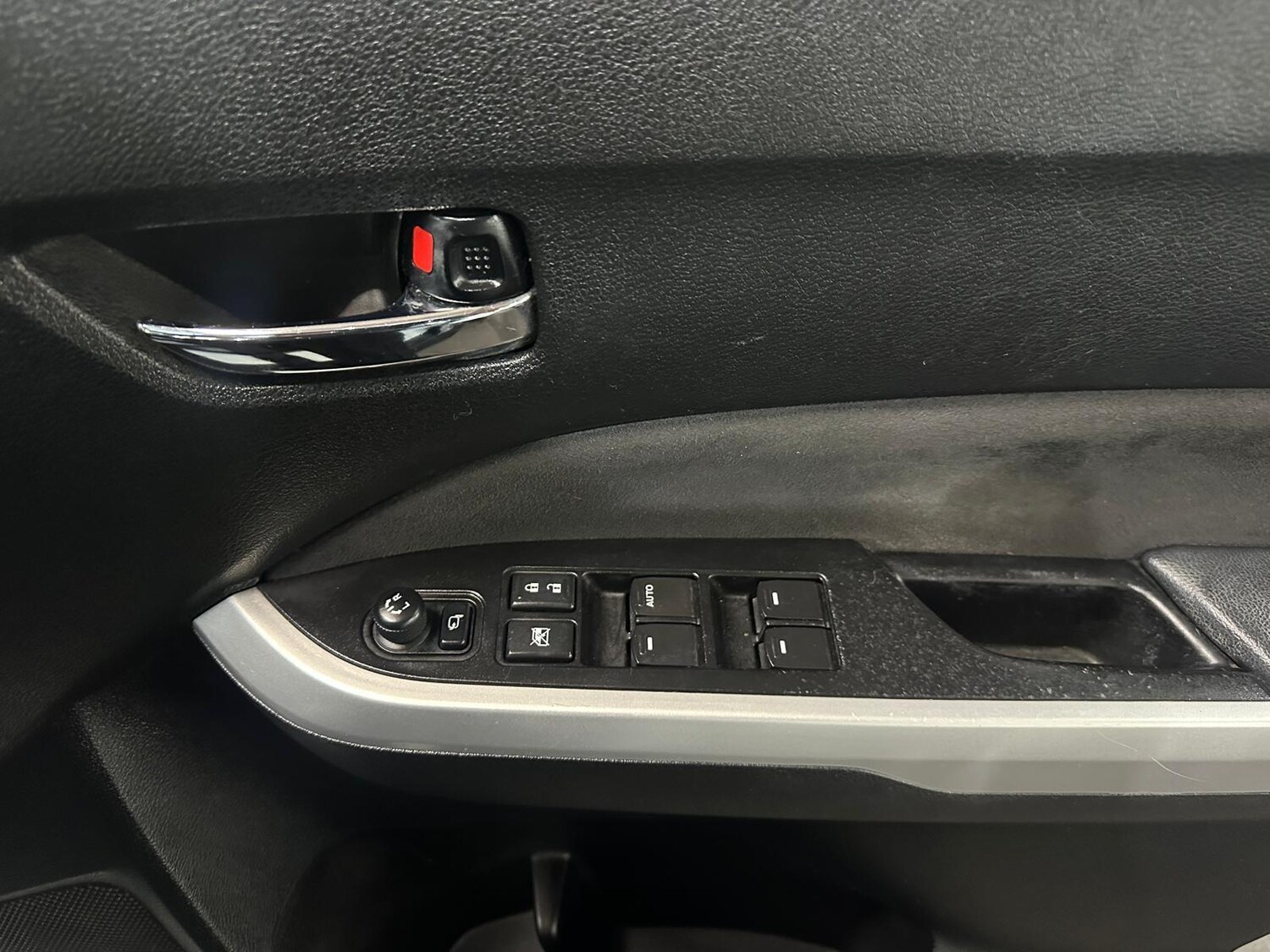 Used Suzuki Vitara 2015 for sale - 76561107: Photo 31