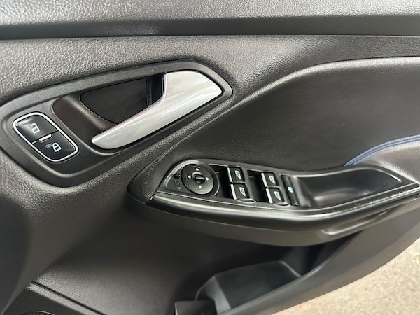 Used Ford Focus 2017 for sale - 76307028: Photo 32