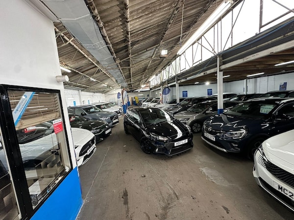 Used Ford Focus 2017 for sale - 76307028: Photo 8