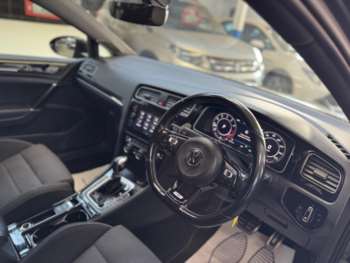 Used Volkswagen Golf 2018 for sale - 74611176: Photo